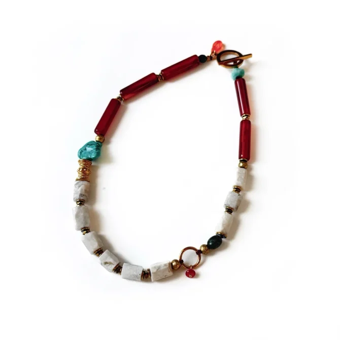 colar pavla white