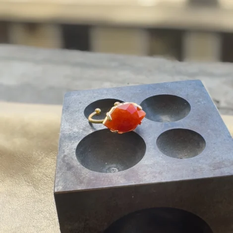 anel pedra laranja