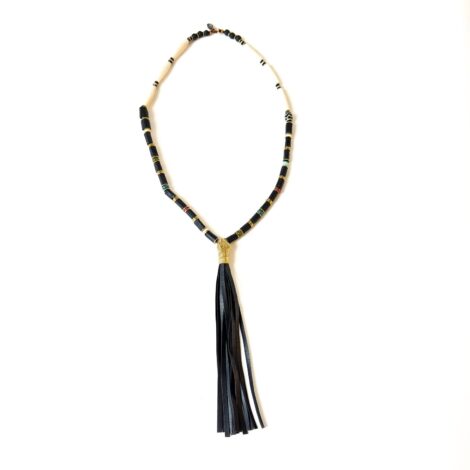 colar black fringe