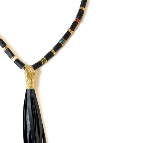 colar black fringe